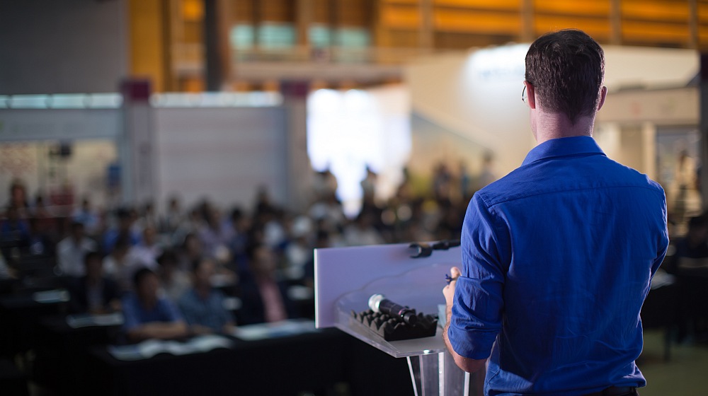 Feature | Effective Public Speaking Tips to Boost Your Confidence